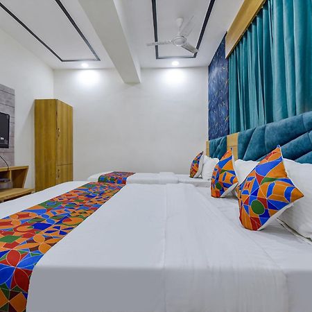 Hotel Green Tree Ahmedabad Buitenkant foto