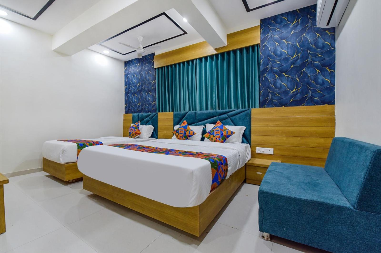 Hotel Green Tree Ahmedabad Buitenkant foto