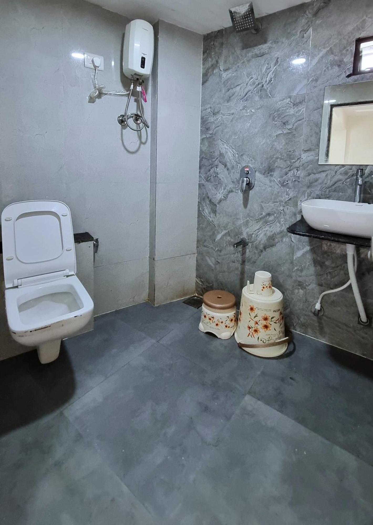 Hotel Green Tree Ahmedabad Buitenkant foto