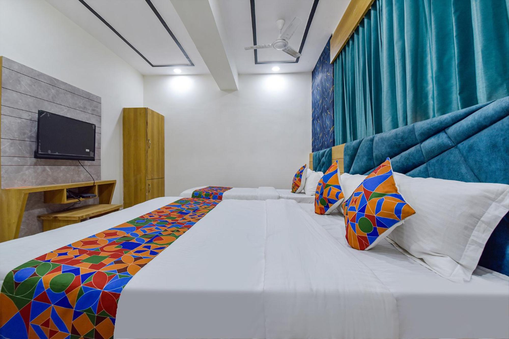 Hotel Green Tree Ahmedabad Buitenkant foto