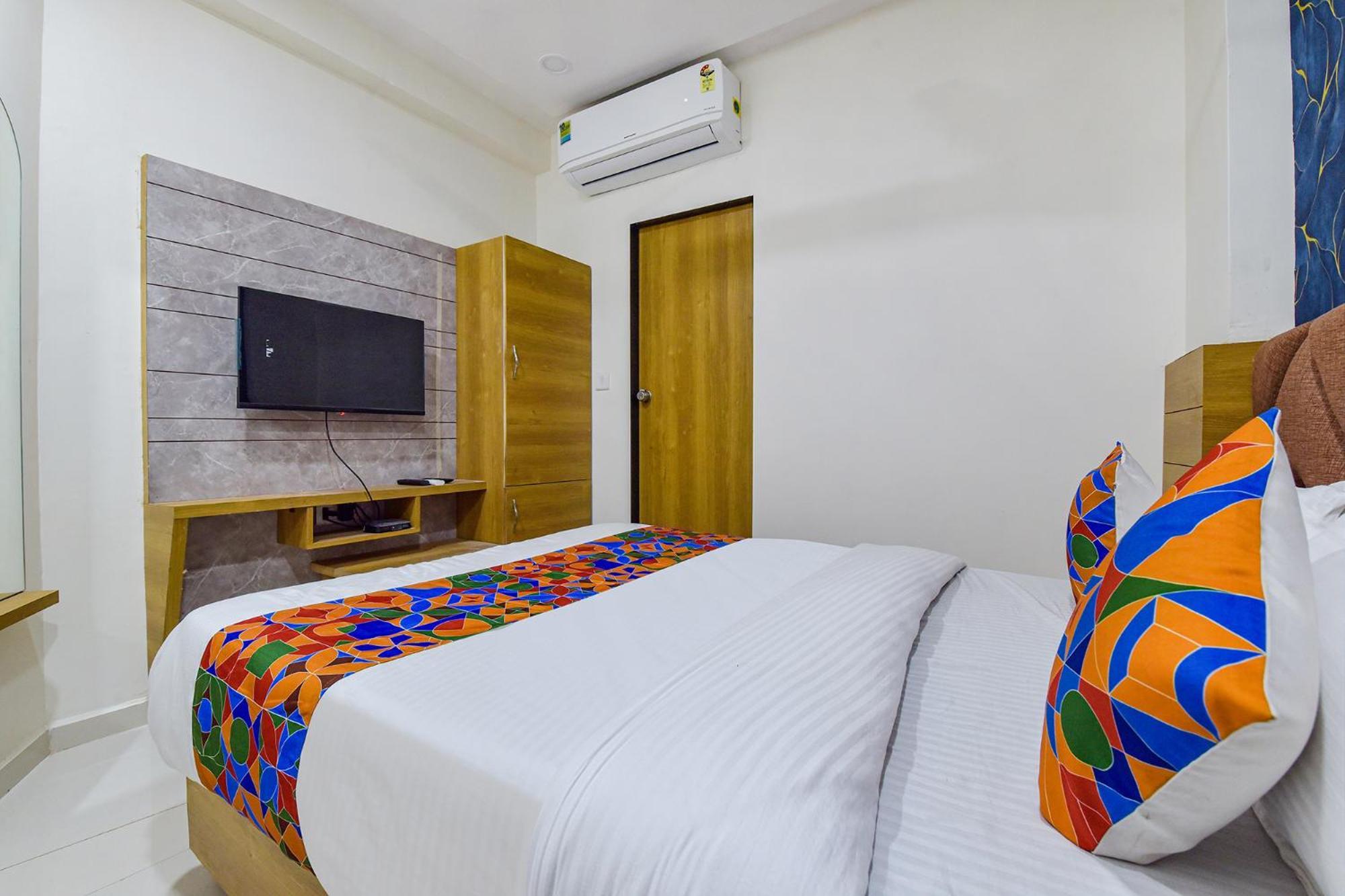 Hotel Green Tree Ahmedabad Buitenkant foto