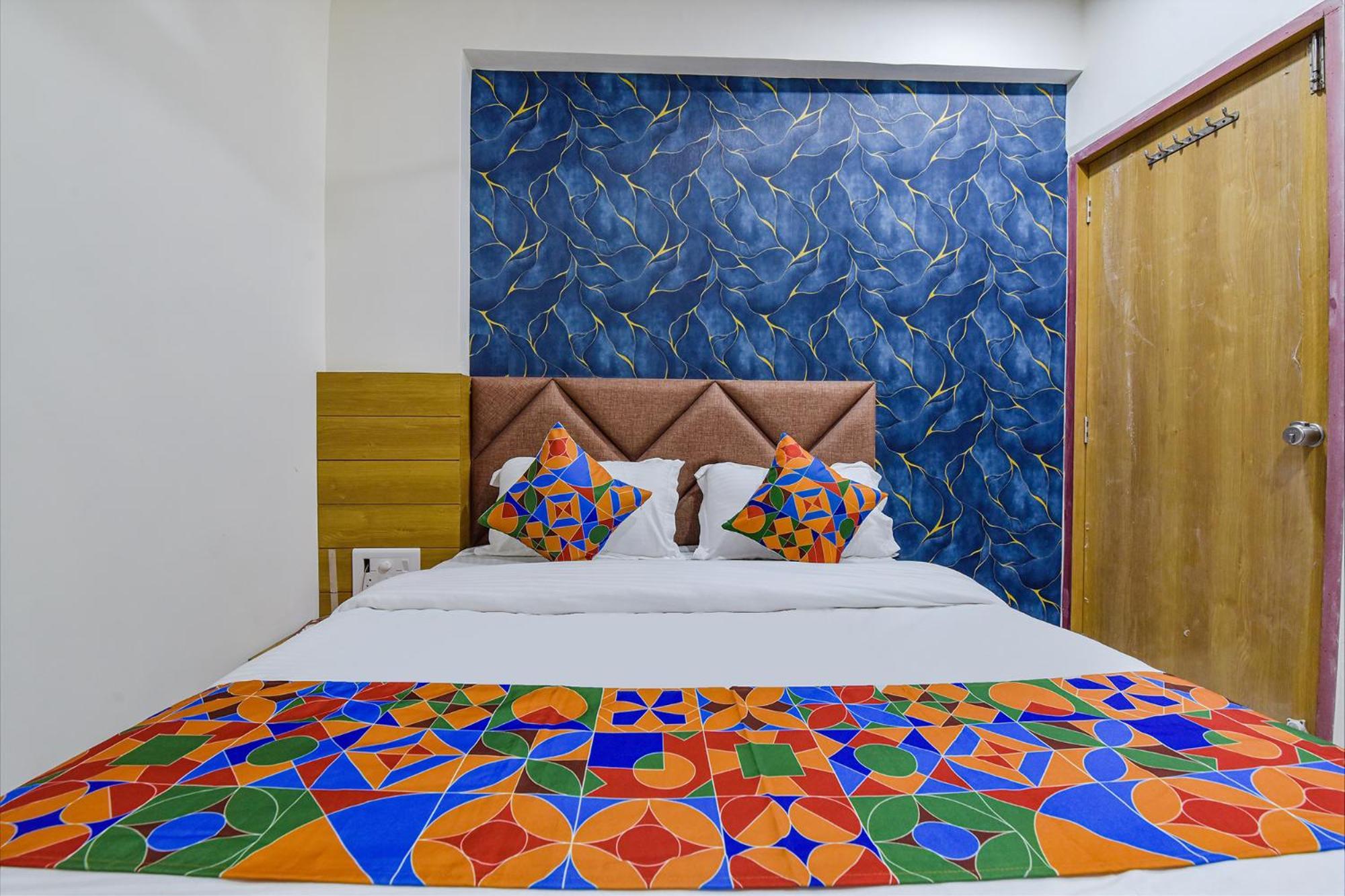 Hotel Green Tree Ahmedabad Buitenkant foto