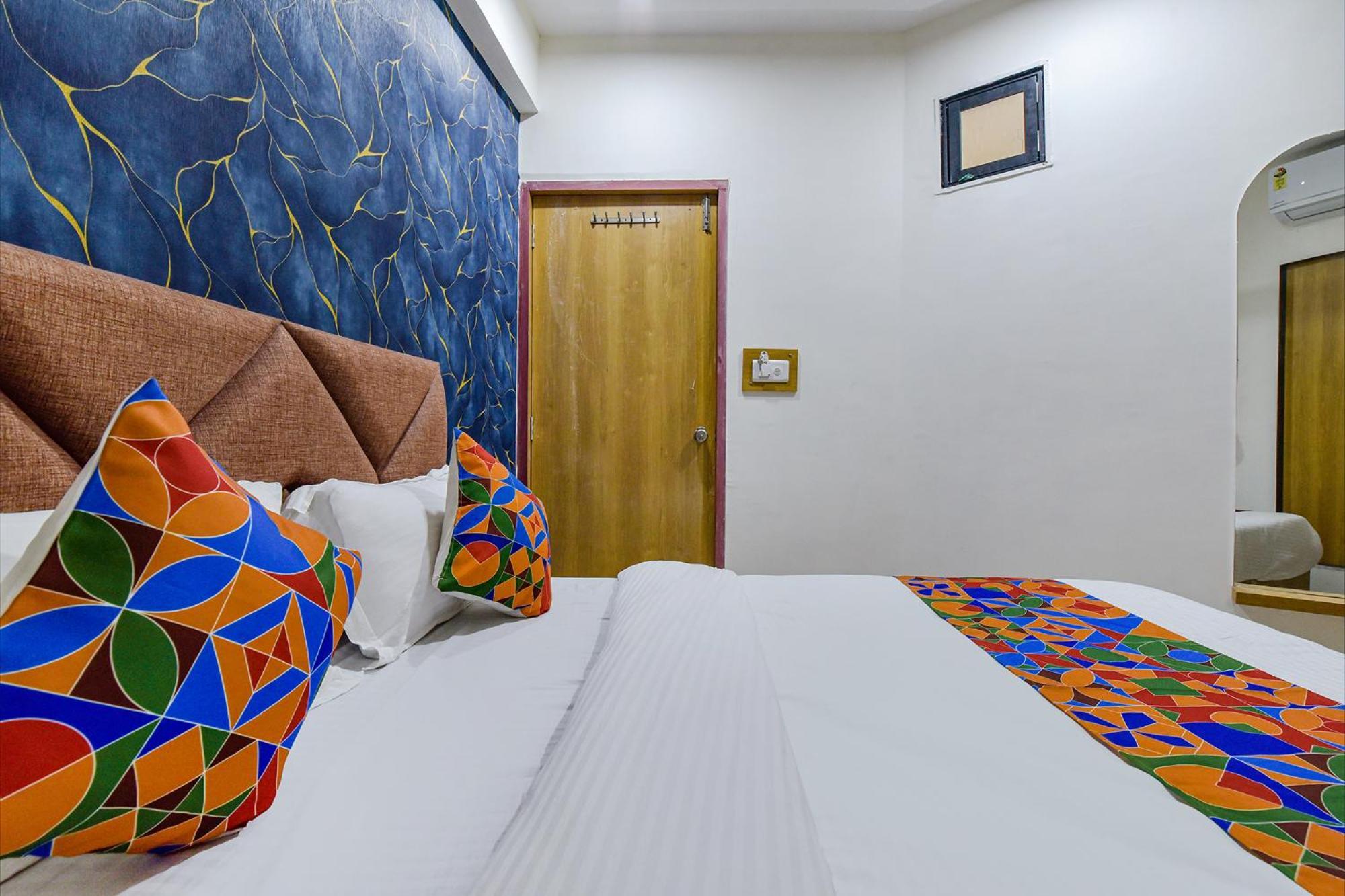 Hotel Green Tree Ahmedabad Buitenkant foto